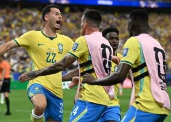 no-apagar-das-luzes,-brasil-derrota-o-japao-e-avanca-as-oitavas-da-copa