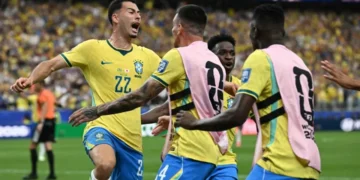 no-apagar-das-luzes,-brasil-derrota-o-japao-e-avanca-as-oitavas-da-copa