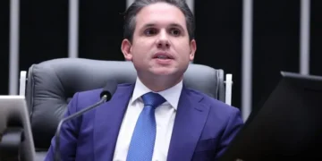 lula-entrega-a-hugo-motta-projeto-que-amplia-limite-de-faturamento-do-mei