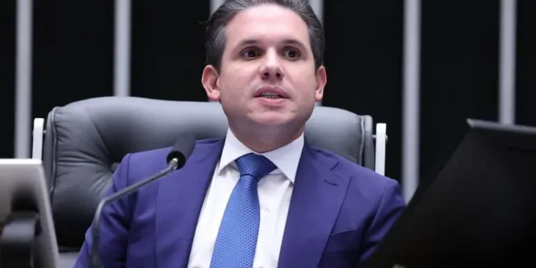 lula-entrega-a-hugo-motta-projeto-que-amplia-limite-de-faturamento-do-mei
