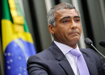 apos-criticas,-romario-abre-mao-do-salario-de-senador-durante-a-copa-do-mundo