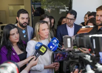 celina-entrega-onibus,-inaugura-unidades-de-saude-e-lanca-obras-nesta-quinta-(2)