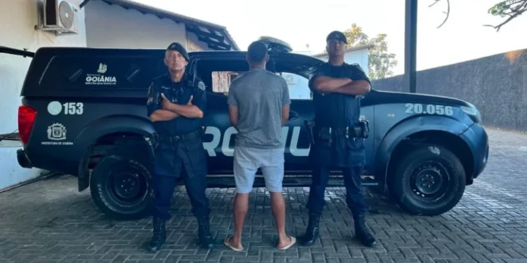 homem-e-preso-apos-agredir-companheira-na-frente-da-filha-de-2-anos-em-goiania