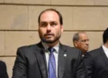 carlos-bolsonaro-deixa-cargo-no-pl-e-abre-mao-de-salario-de-r$-38-mil