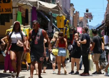 cresce-numero-de-brasileiros-que-atribuem-pobreza-a-preguica,-diz-datafolha