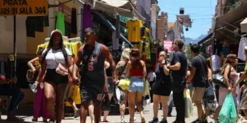 cresce-numero-de-brasileiros-que-atribuem-pobreza-a-preguica,-diz-datafolha