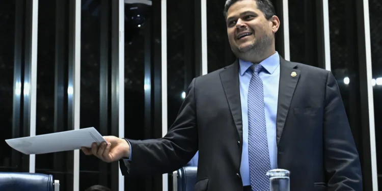 recesso-pode-empurrar-6×1-e-pec-da-seguranca-para-depois-das-eleicoes