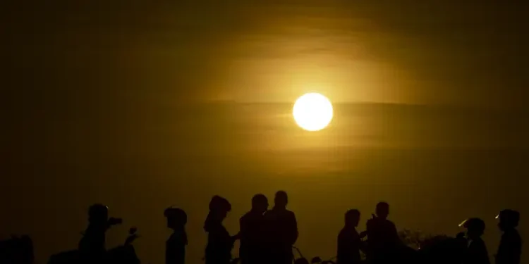 domingo-de-sol,-calor-e-tempo-seco-em-goias-exige-atencao-com-a-baixa-umidade