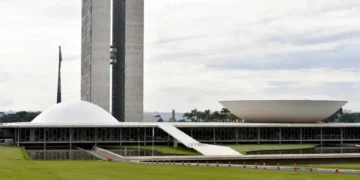 pautas-bombas-estouram-no-povo,-nao-nos-politicos-que-as-aprovam