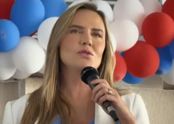 no-primeiro-ato-de-pre-campanha,-celina-resgata-roriz-e-diz:-“brasilia-nao-vai-parar”