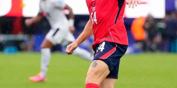 henderson-sofre-lesao-durante-comemoracao,-passara-por-cirurgia-e-esta-fora-da-copa-do-mundo