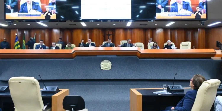mabel-descarta-novos-impostos-e-mira-100-maiores-devedores-para-aumentar-arrecadacao-em-goiania