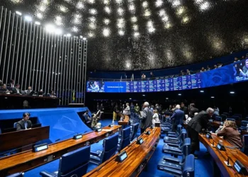 pec-de-r$-30-bilhoes-volta-a-pauta-e-ameaca-ampliar-rombo-nas-contas-publicas