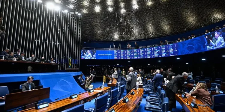 pec-de-r$-30-bilhoes-volta-a-pauta-e-ameaca-ampliar-rombo-nas-contas-publicas