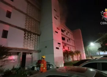 corpo-de-bombeiros-e-acionado-apos-incendio-em-um-apartamento-em-brasilia