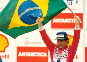 ayrton-senna-e-reconhecido-oficialmente-como-heroi-da-patria