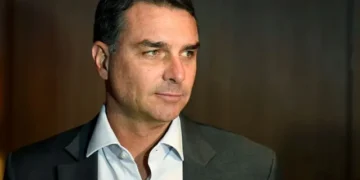 flavio-le-carta-de-bolsonaro-e-reforca-pre-candidatura-ao-planalto