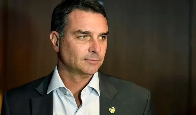 flavio-le-carta-de-bolsonaro-e-reforca-pre-candidatura-ao-planalto