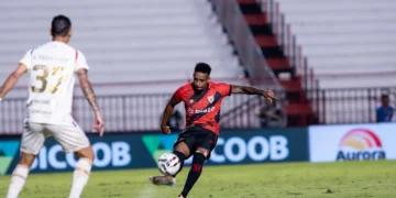 atletico-go-vence-fortaleza-na-estreia-de-roger-silva-e-sobe-na-tabela-da-serie-b