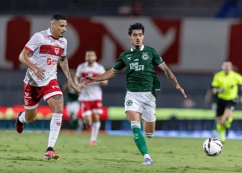 goias-abre-dois-gols-de-vantagem-mas-cede-empate-ao-crb