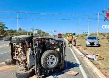 idoso-fica-ferido-apos-capotamento-de-veiculo-em-sobradinho-(df)