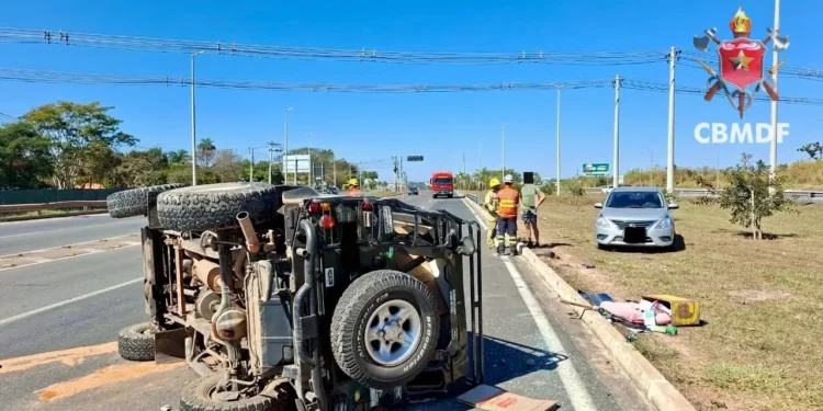 idoso-fica-ferido-apos-capotamento-de-veiculo-em-sobradinho-(df)