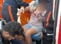 carro-capota-e-despenca-em-ribanceira-de-50-metros;-casal-e-resgatado-em-luziania