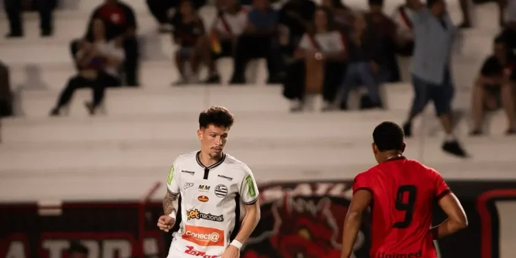 atletico-go-volta-a-tropecar-em-casa-e-fica-no-empate-com-o-athletic-pela-serie-b