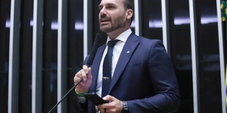 pf-decide-demitir-eduardo-bolsonaro-por-abandono-de-cargo