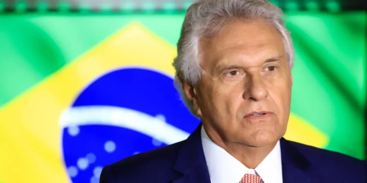 caiado-reage-a-flavio-e-troca-farpas-com-eduardo-nas-redes-sociais
