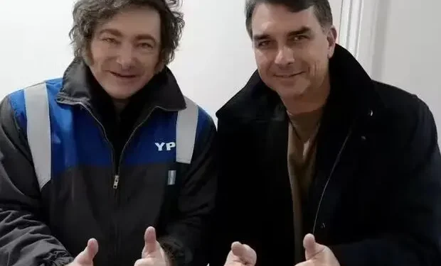 javier-milei-vira-ao-brasil-para-apoiar-candidatura-de-flavio-bolsonaro