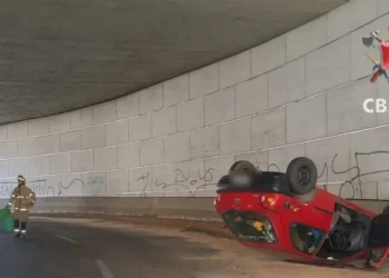 veiculo-com-gestante-tomba-em-um-viaduto-em-brasilia