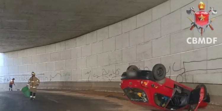 veiculo-com-gestante-tomba-em-um-viaduto-em-brasilia
