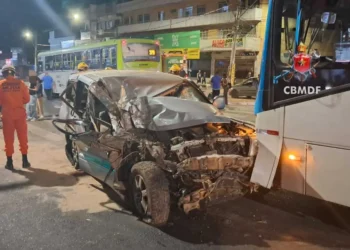 colisao-entre-dois-onibus-e-suv-deixa-um-ferido-em-brasilia