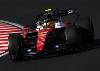 hamilton-comanda-dobradinha-da-ferrari-na-hungria