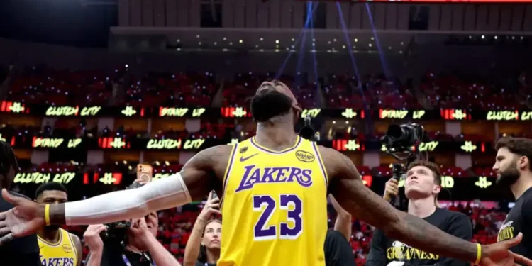 lebron-james-define-futuro-e-jogara-pelo-76ers-na-nba