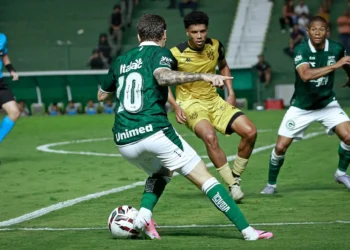 goias-abre-segundo-turno-da-serie-b-de-olho-no-g6-contra-o-lanterna-america-mg