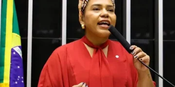 deputada-aciona-pgr-contra-video-de-bolsonaro-gerado-por-ia-em-convencao-de-flavio