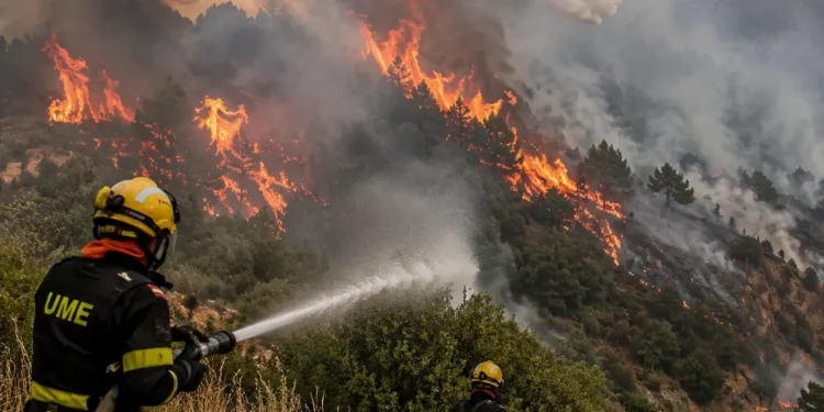 incendio-ja-destruiu-mais-de-50-mil-hectares-e-mobiliza-milhares-de-bombeiros-na-espanha