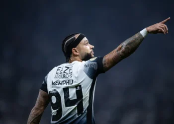 corinthians-da-passo-decisivo-para-manter-memphis-depay