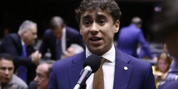 nikolas-ferreira-e-condenado-a-pagar-r$-20-mil-ao-pt-por-publicacao-no-x