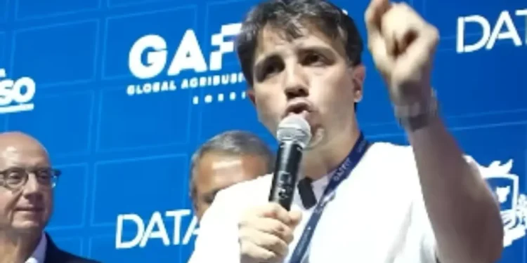 renan-santos-e-oficializado-candidato-a-presidencia-pelo-missao