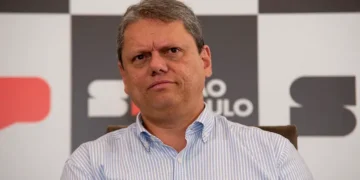 tarcisio-oficializa-candidatura-a-reeleicao-ao-lado-de-flavio-bolsonaro