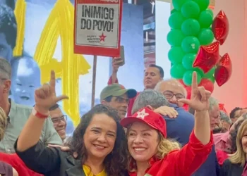 sem-aava-santiago,-impasse-sobre-o-senado-mantem-federacao-de-esquerda-em-negociacao-em-goias