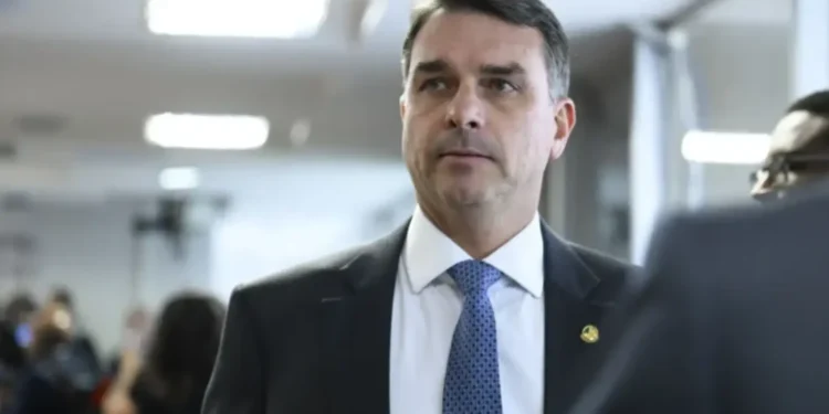 flavio-bolsonaro-diz-que-aceitara-resultado-das-urnas-em-outubro