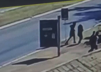 homem-ataca-mulher-em-ponto-de-onibus-no-df-e-e-liberado-duas-horas-apos-a-prisao