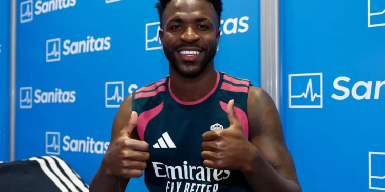 vini-jr.-retorna-ao-real-madrid-mas-renovacao-segue-travada