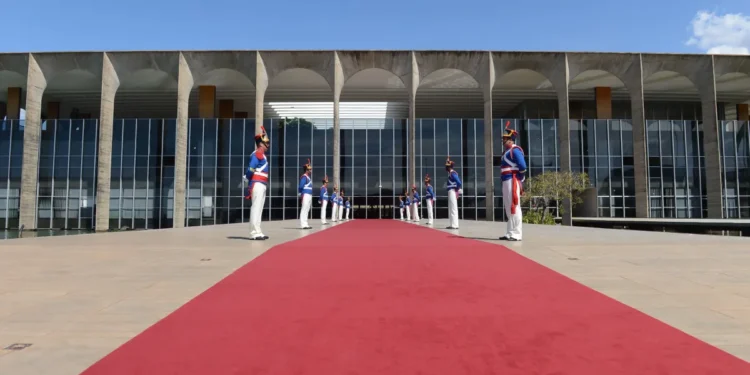 eua-revogam-visto-da-embaixadora-do-brasil-apos-impasse-diplomatico