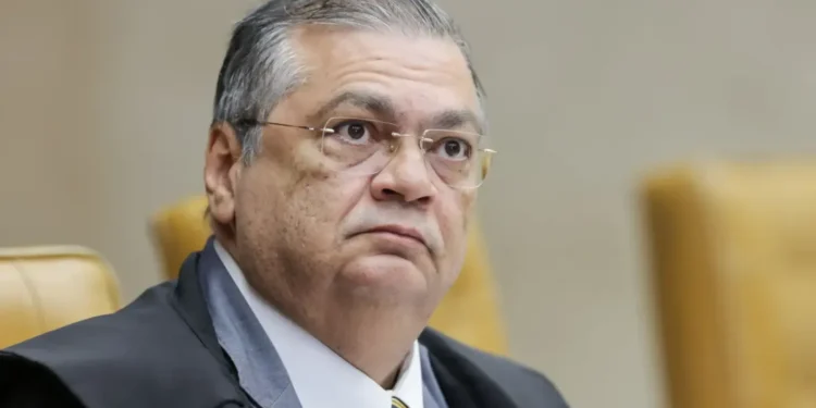 dino-determina-que-pf-investigue-indicios-de-crimes-em-emendas-pix