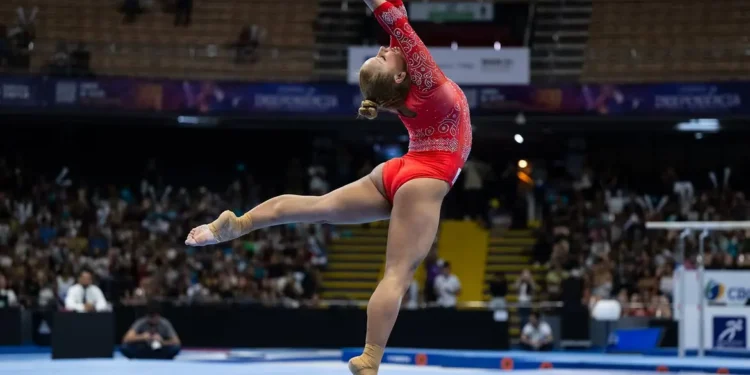 brasileiro-de-ginastica:-flavia-saraiva-lidera-tres-aparelhos-em-brasilia